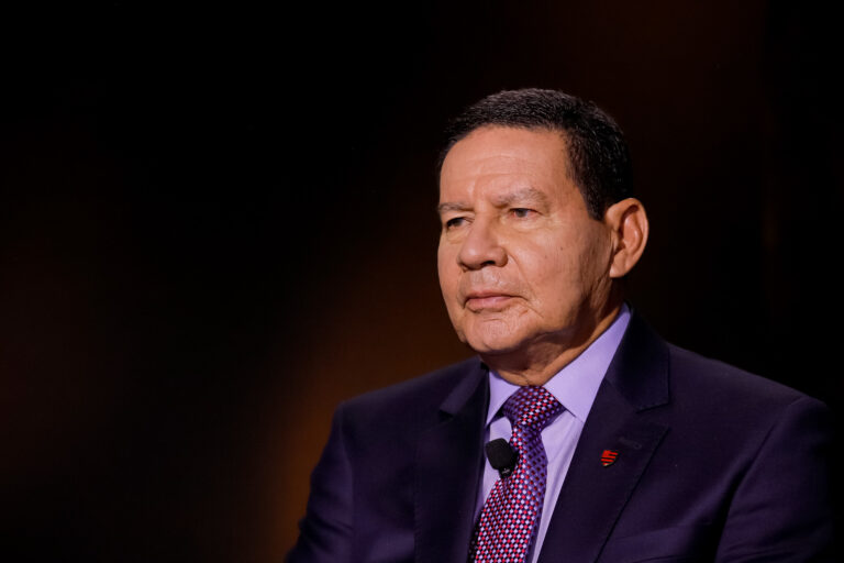 Mourão protocola projeto de anistia para condenados do 8 de janeiro