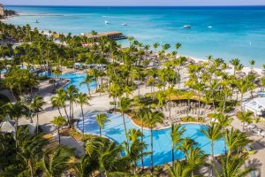 Justiça autoriza senador preso por corrupção a passar férias no Caribe 1