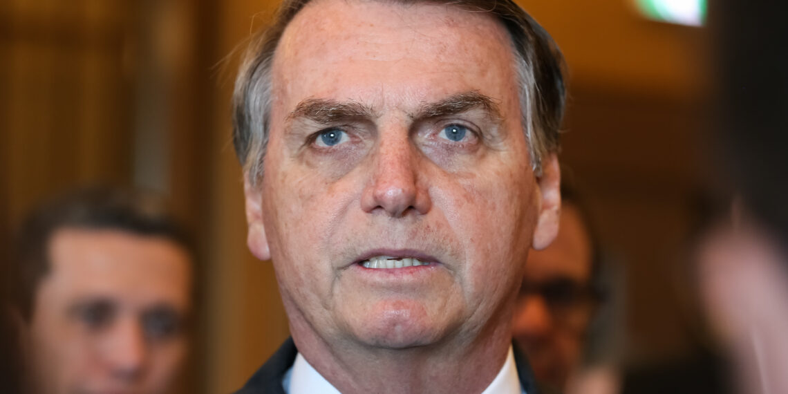 O presidente da República, Jair Bolsonaro, fala à Imprensa no Hotel Imperial