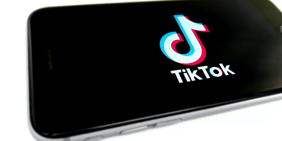 Ex-funcionário do TikTok diz que China tinha 'acesso supremo' a dados sensíveis