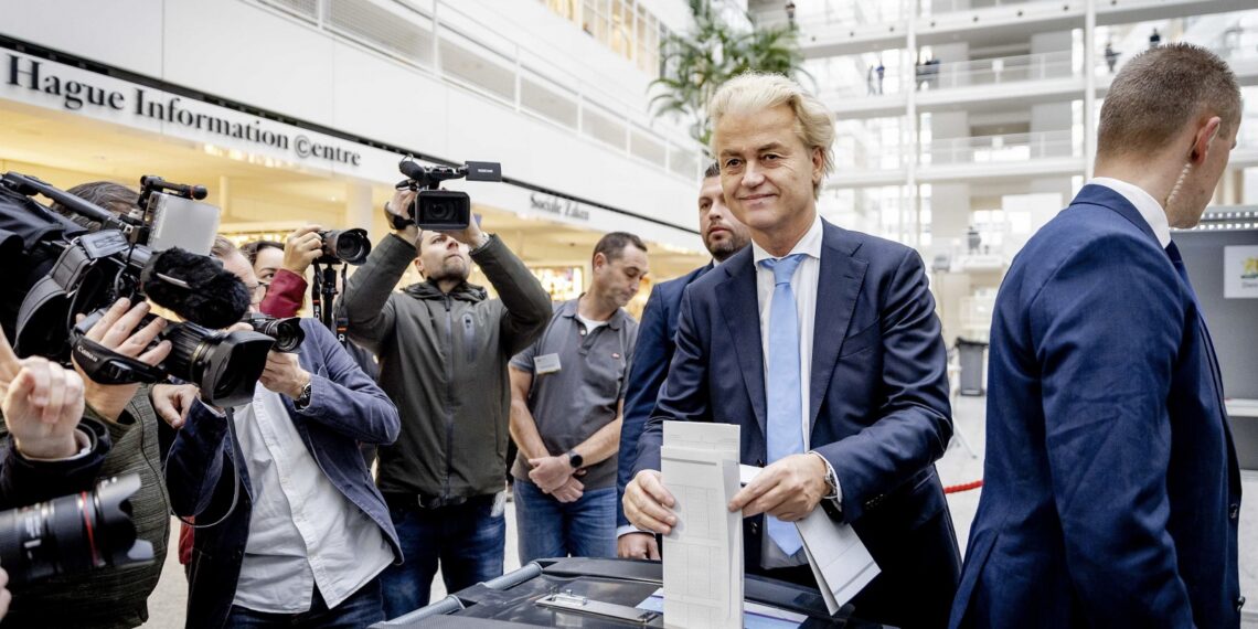 Eleições europeias começam na Holanda com favoritismo da direita; partido de direita nacionalista PVV, liderado por Geert Wilders