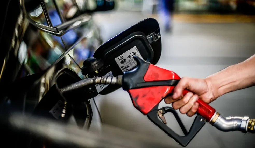 Gasolina tem aumento de preço nesta semana para compensar desoneração da folha