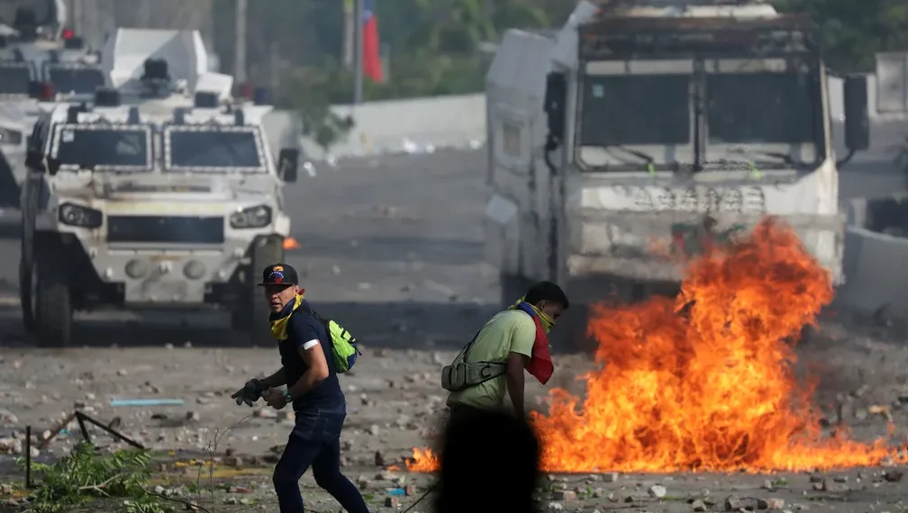 Em meio a crescente tensão após eleições, Itamaraty emite alerta para brasileiros na Venezuela