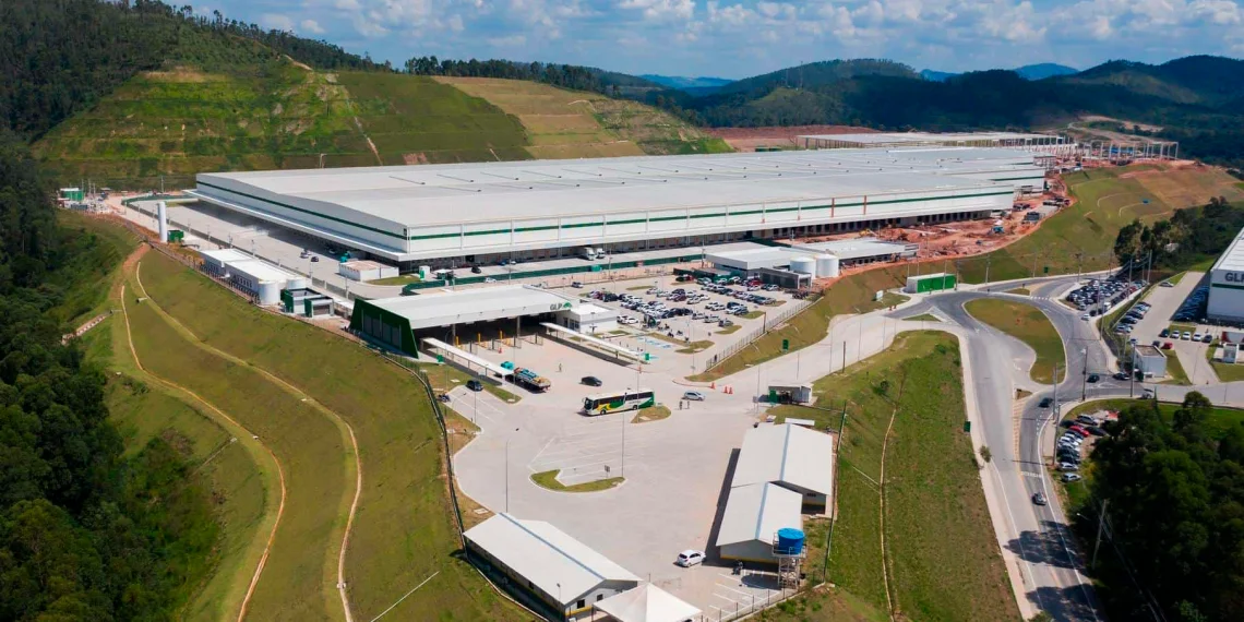 Gigantes varejistas confirmam encerramento de operações no Brasil