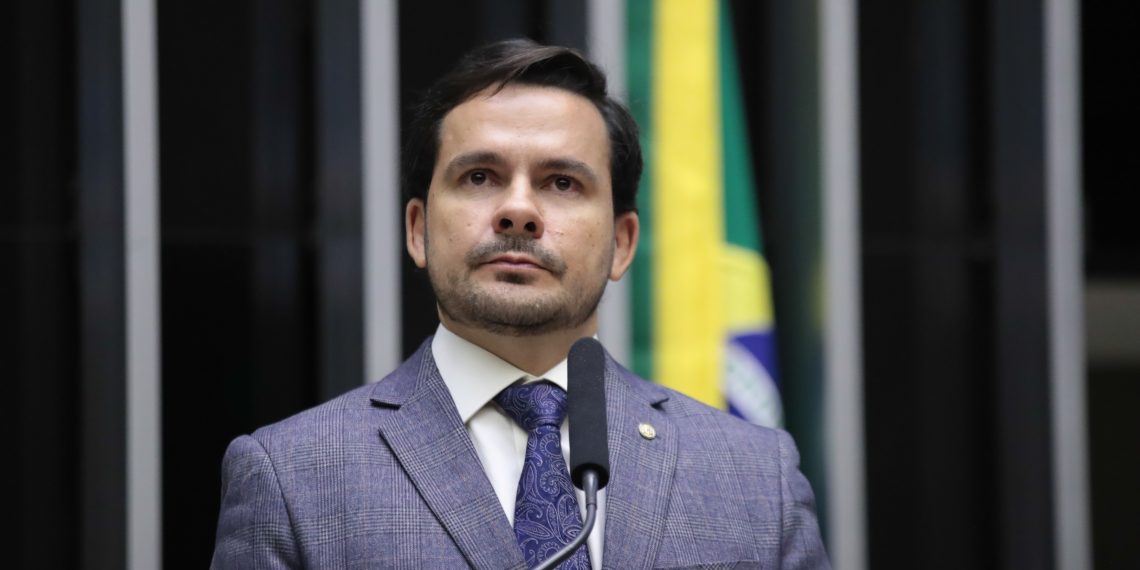 Deputado federal Capitão Alberto Neto, relator do projeto que aumenta crimes para estupro e prevê 'castração química | Foto: Zeca Ribeiro / Câmara dos Deputados