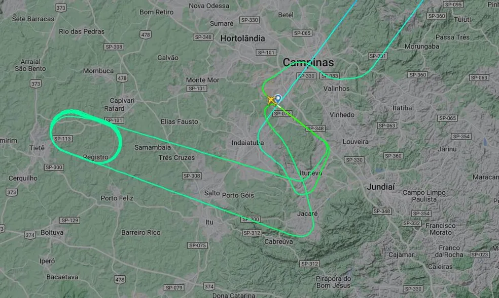 Avião da Boeing faz pouso de emergência, estoura pneu e fecha pista de Viracopos 2