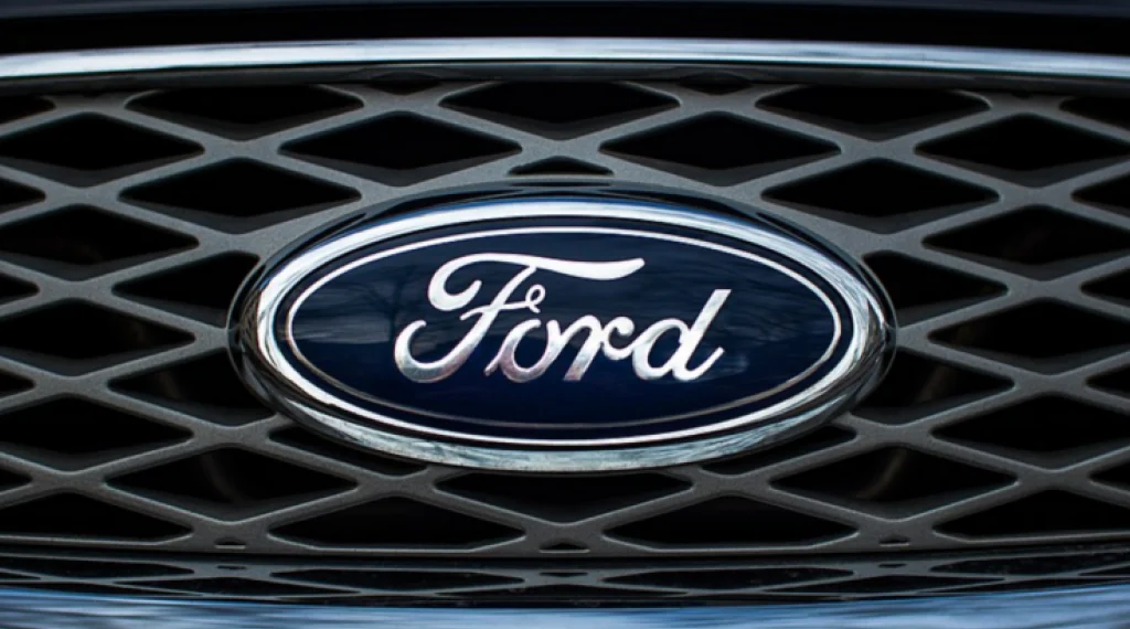 Ford se une a grandes marcas que estão abandonando programas woke