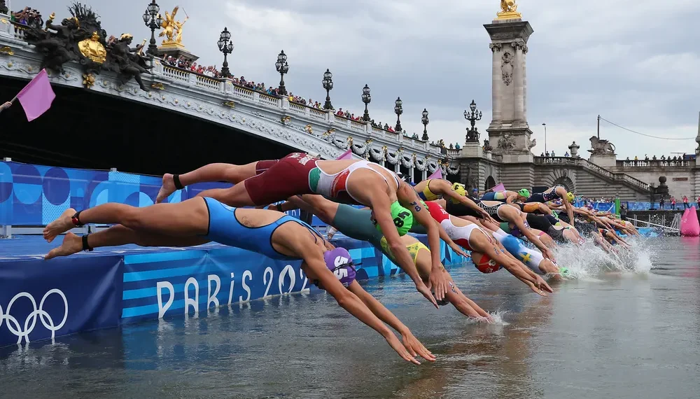 Além de belga, triatleta suíço que nadou no rio Sena também sofre com infecção gastrointestinal 1