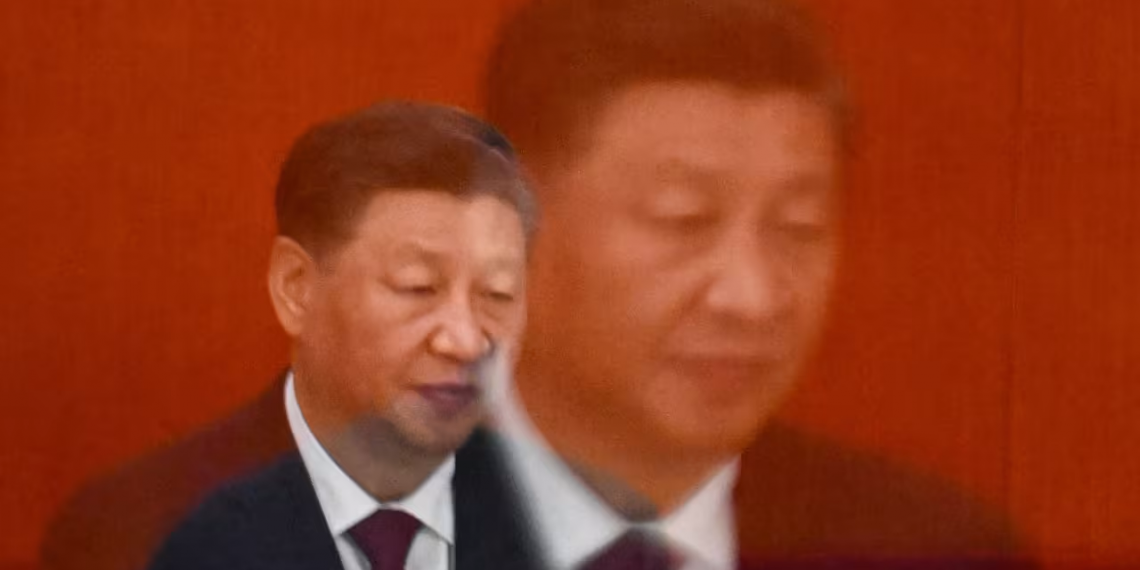 Renomado economista chinês 'desaparece' após criticar governo do ditador Xi Jinping