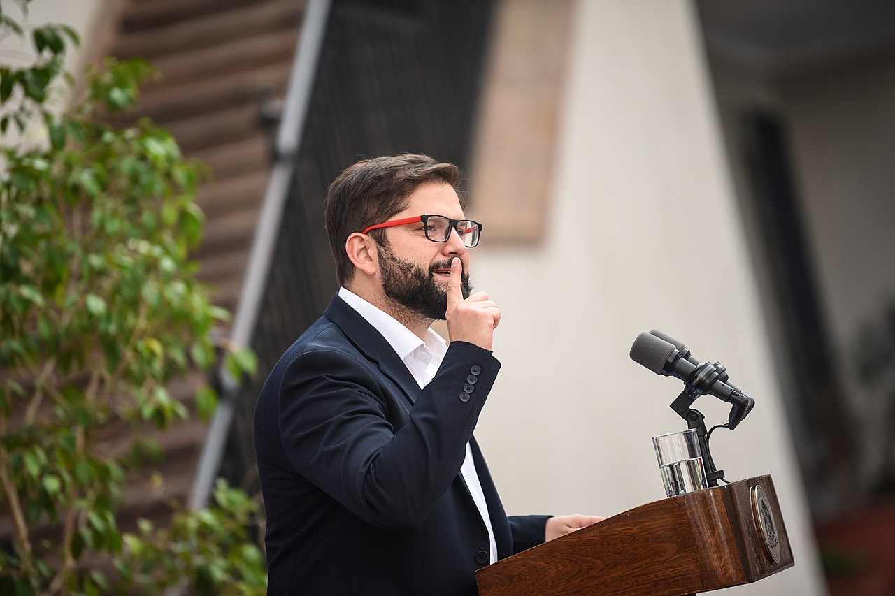 Esquerdista Gabriel Boric, presidente do Chile, é denunciado por assédio sexual 1