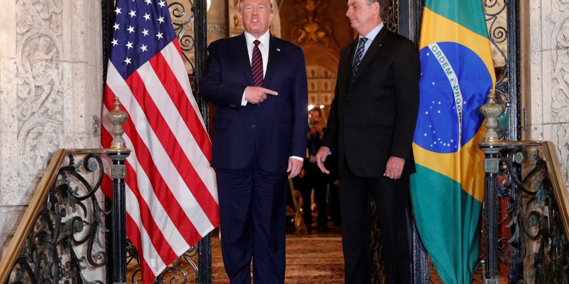 Trump aciona Bolsonaro e quer ex-presidente brasileiro em sua posse nos Estados Unidos