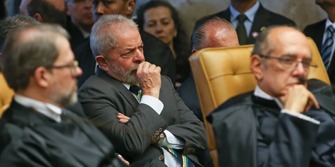 Distante do Congresso, Lula vai se aproximar ainda mais do STF para reorganizar o governo, diz jornal