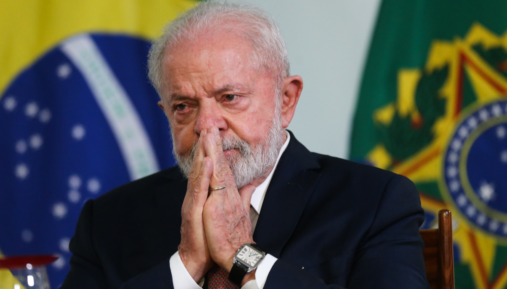 Jovens estão insatisfeitos com a economia sob Lula III e desaprovação vai a 71%, diz datafolha