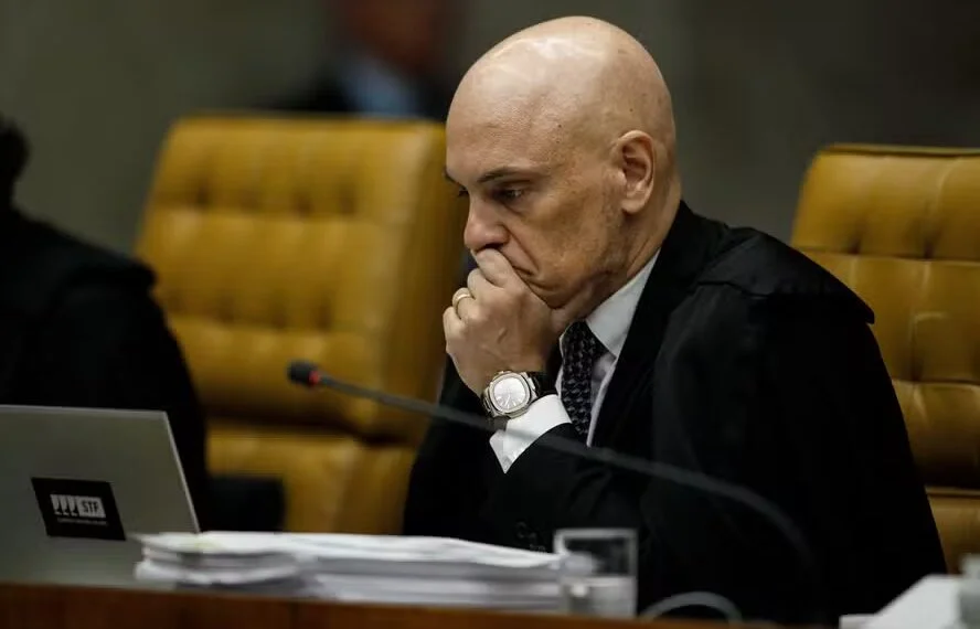 Juristas dos EUA criticam Alexandre de Moraes por distorcer conceitos jurídicos para justificar censura