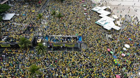 Os que dizem que o ato em Copacabana ‘flopou’ são os mesmos que não lotam um metro quadrado com apoiadores espontâneos 1